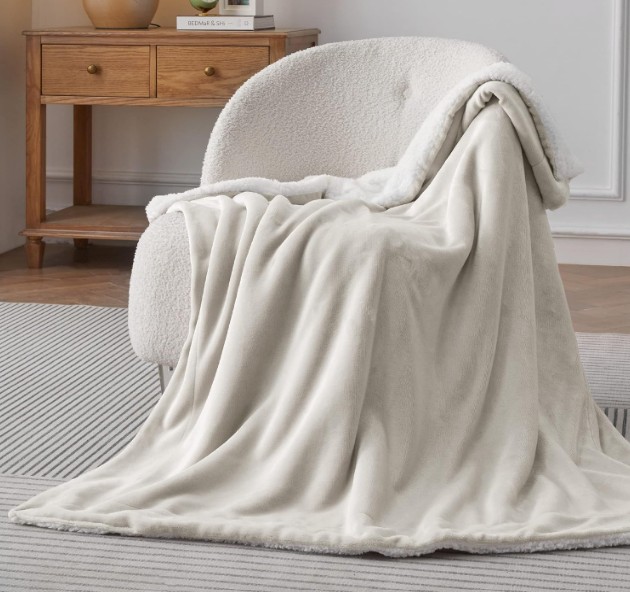 Cozy soft throw blanket