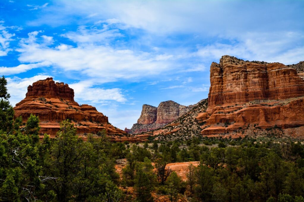 best state parks; Breathtaking view of Sedona's iconic red rock formations under a vibrant blue sky.